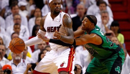  凯尔特人逆转雄鹿锁定东部决赛席位  