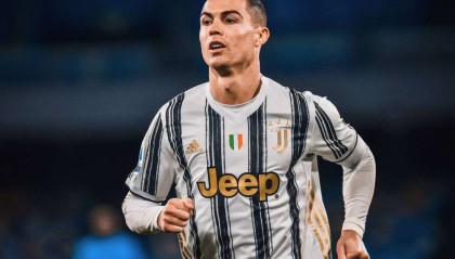  曼联绝杀西汉姆联，C罗替补破门  