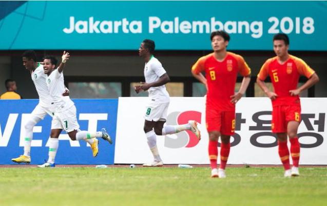  佛罗伦萨主帅普拉德停赛，助教临场指挥  